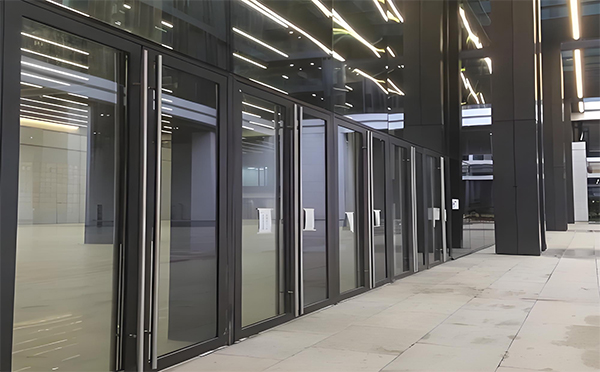 哈密玻璃地弹门 哈密玻璃地弹门