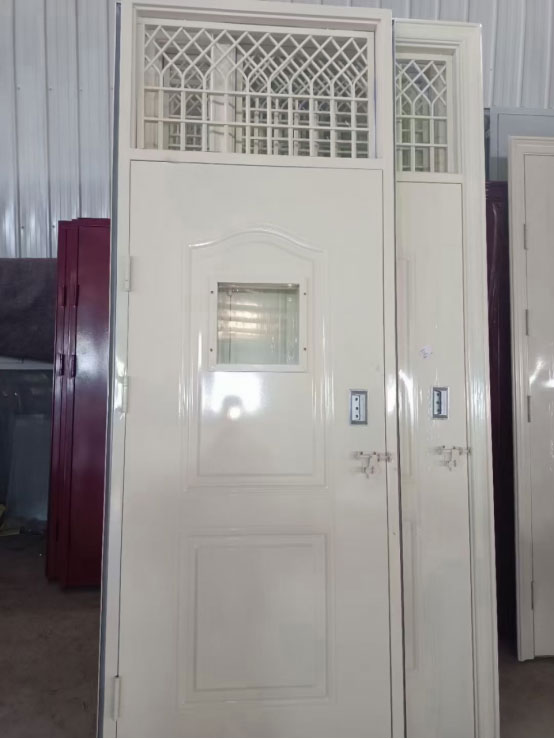 哈密学校教室门