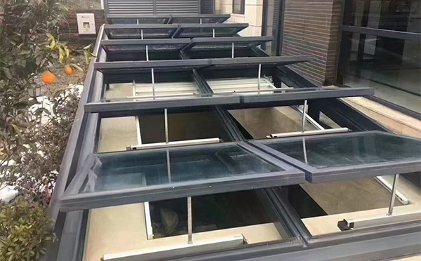 某轨道交通车辆维修车间哈密排烟窗应用