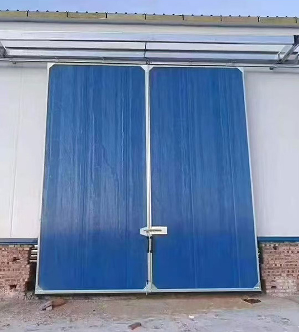 哈密工业门在大型仓储物流通道中的应用实例