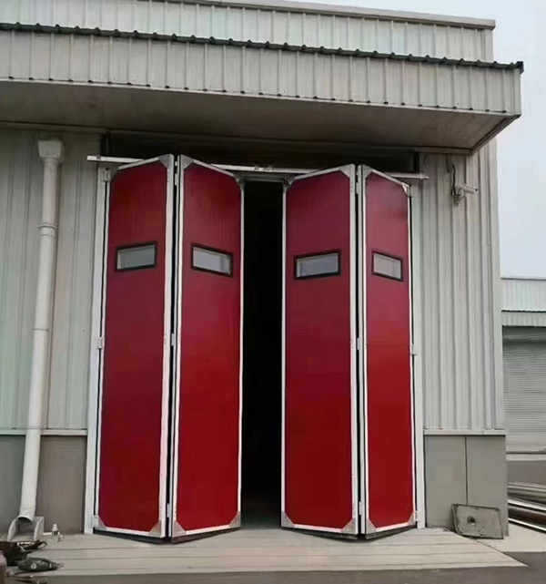 哈密工业折叠门在大型装配车间出入口的应用实例